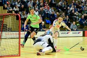 Zugs Ronja Bichsel (in Weiss) zeigt eine starke Leistung. (Bild: Maria Schmid (Zug, 6. Januar 2019))