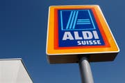 Eine Aldi-Filiale im Rheintal war Schauplatz eines Raubüberfalls. (Symbolbild: Keystone)