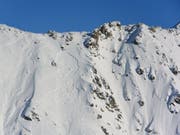 In der Region des Plan du Fou oberhalb von Haute-Nendaz hat eine Lawine ein Todesopfer gefordert. (Bild: KEYSTONE/KANTONSPOLIZEI WALLIS)