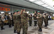 Patriotische Klänge auf ausländischen Blasinstrumenten: Konzert des Militärspiels beim Einkaufszentrum Schlosspark in Frauenfeld. (Bild: Nana do Carmo)