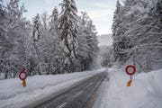 Die Aufräumarbeiten auf der Schwägalp sind abgeschlossen. Die Strasse zur Passhöhe ist daher nun wieder offen. (Bild: KEYSTONE/Gian Ehrenzeller)