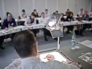 Man lernt nie aus. Und ein Abschluss in Höherer Berufsbildung macht sich oft schon innert Jahresfrist bezahlt. (Bild: Keystone/GAETAN BALLY)