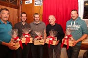 Die geehrten OK-Mitglieder des Standerneuerungsschiessens: (von links) Toni Müller, Mario Gisler, Toni Kempf, Peter Briker und Marco Herger. (Bild: Paul Gwerder (Unterschächen, 12. Januar 2018))
