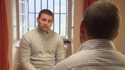 Sasa Sindelic beim Interview mit dem Reporter der «Rundschau» von Schweizer Fernsehen SRF. (Screenshot SRF)