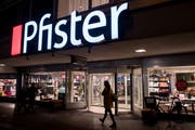 Die Möbel-Pfister-Filiale an der Zürichstrasse 33 in Luzern: Sie wird per Ende 2019 geschlossen. Bild: Boris Bürgisser (Luzern, 15. Januar 2019).