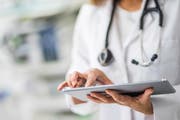 Das elektronische Patientendossier wird bald in der ganzen Schweiz Pflicht sein. (Symbolbild: Getty).