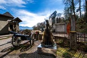 Blick in den Skulpturenpark beim Hotel Gütsch. (Bild: Eveline Beerkircher, 11. April 2018)
