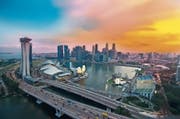 Konkrete Massnahme für das Klima: In Singapur dürfen maximal 600 000 Autos verkehren. (Bild: Guowen Wang/Getty)