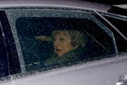 Premierministerin Theresa May am Mittwochabend in London. (Bild: AP Photo/Matt Dunham)