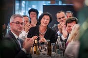 Barbara Frei feiert ihre Wahl zur Stadtparlamentspräsidentin in der Lokremise. (Bild: Urs Bucher)