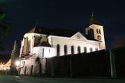 So schön die Kirche von Appenzell in der Dunkelheit leuchtet, so düster derzeit die Stimmung zwischen Verwaltungsrat und Angestellten.