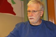 René Güttinger aus Nesslau erzählte von seiner Arbeit als Naturfotograf und Biologe. (Bild: Cecilia Hess-Lombriser)