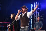 Franz Arnold mit Wiudä Bärg am Konzert 2016 auf der Klewenalp. (Bild: Roger Zbinden, Klewenalp, 15. Juli 2016)