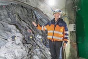 Paul Bossart, Direktor des Labors Mont Terri: Die Versuche sollen zeigen, ob die Gesteinsschicht wirklich dicht genug ist. (Bild: Claudio Thoma)