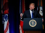 US-Präsident Donald Trump stellt ein Strategiepapier zur Modernisierung der Raketenabwehr vor. (Bild: KEYSTONE/AP/EVAN VUCCI)