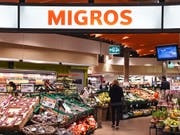 Die Migros-Gruppe hat im vergangenen Jahr ihren Umsatz um 1,3 Prozent auf 28,4 Milliarden Franken gesteigert. (Bild: KEYSTONE/MELANIE DUCHENE)