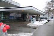 Die derzeit stillgelegte ehemalige BP-Tankstelle neben der Sportanlage Lerchenfeld soll bis Sommer als Avia-Tankstelle wieder in Betrieb sein. (Bild: Jessy Nzuki - 17. Januar 2019)
