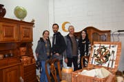 Wie eine Familie, von links nach rechts: Mitarbeiterin Jessica Anliker, Joel Gasser, Guido Anliker und Mitarbeiterin Ylenia Bless.Bilder: Nicola Ryser