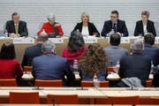 Das Expertenhearing der Aussenpolitischen Kommission. (Bild: Keystone)