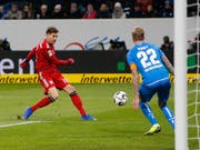 Leon Goretzka - hier beim 1:0 - zweifacher Torschütze für die Bayern (Bild: KEYSTONE/AP/MICHAEL PROBST)