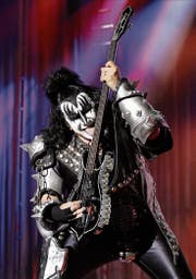 Gene Simmons in Vollmontur. (Bild: Andreu Dalmau/EPA (Barcelona, 7. Juli 2018))