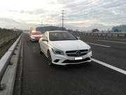 Das Auto mit dem leeren Tank, welcher dem jungen Fahrer zum Verhängnis wurde. (Bild: Zuger Polizei (20. Januar 2019))