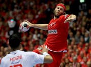 Mikkel Hansen ist das Gehirn des dänischen Spiels.(Bild: EPA/SRDJAN SUKI)