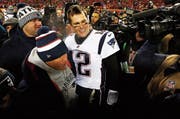 Bill Belichick (vorne) und Tom Brady. (Bild: EPA (Kansas City, 20. Januar 2019))