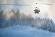 Bei bitterer Kälte lange Zeit auf dem Sessellift steckenbleiben – das ist nicht das, was sich Wintersportler unter einem Traumtag vorstellen. Am Samstag ist dies in den Flumserbergen gleich zweimal passiert. (Symbolbild: Benjamin Manser)