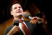 Pierre Maudet geht in die Offensive. (Bild: Keystone)