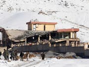 Das von den Taliban angegriffene Gebäude in der Provinz Wardak in Afghanistan stürzte teilweise ein. Über 60 Menschen wurden getötet. (Bild: KEYSTONE/EPA/JAWAD JALALI)