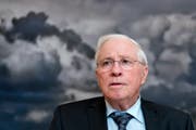 Ist auch Verleger: Christoph Blocher. (Bild: Keystone)