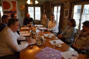 Das OK des 1200-Jahr-Jubiläums im Restaurant Rössli (von links): Rolf Müller, Roman Egli, Thomas Rhyner, Fritz Gerber (Präsident), Susanne Osterwalder, Reto Almer, Stefanie Neumeister und Anita Gähwiler. (Bild: Tobias Söldi)