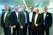 Die Geschäftsleitung von Sage Schweiz: v. l.: Traugott Emrich, Rolf Gysin, Tobias Ackermann, Thomas Hersche, Massimo Collu, Urs Weber. (Bild: PD)