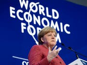Die deutsche Bundeskanzlerin Angela Merkel spricht am Mittwoch am WEF in Davos. (Bild: Keystone/GIAN EHRENZELLER)