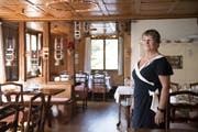 Juliana Hammer in «ihrem» Hotel. (Bild: Corinne Glanzmann, 25. August 2017)