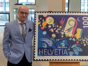 Domo Löw posiert neben der von ihm entworfenen Sonderbriefmarke zum Thema Fasnacht, in Basel am Donnerstag, 24. Januar 2019. Die Schweizerische Post widmet dem Thema Fasnacht eine neue Sondermarke aus Anlass der Aufnahme der Basler Fasnacht auf die Liste des immateriellen Kulturerbes der Unesco. (Bild: KEYSTONE/GEORGIOS KEFALAS)