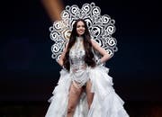 Die ehemalige Miss Schweiz Jastina Doreen Riederer im Nationalkostüm an der Miss Universe-Wahl 2018 in Thailand. (Bild: Prungroy Yongrit/EPA (Pattaya, 10. Dezember 2018))