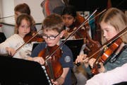 Die Anzahl Fachbelegungen beziehungsweise Anmeldungen für Instrumentalunterrichte blieben in den vergangenen Jahren nahezu gleich. Dennoch müssen die Musikschulen der Region aktiv bleiben. (Bild: PD)