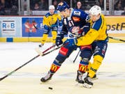 Fabrice Herzog (links) ist für zwei Spiele gesperrt (Bild: KEYSTONE/MELANIE DUCHENE)