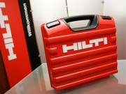 Der Liechtensteiner Baugerätehersteller Hilti ist im vergangenen Jahr kräftig gewachsen und hat einen neuen Rekordumsatz von 5,66 Milliarden Franken erzielt. (Bild: KEYSTONE/ALESSANDRO DELLA BELLA)