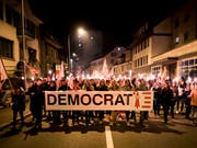 November 2018 in Moutier: Separatisten protestieren gegen den Entscheid, den Urnengang von Juni 2017 zum Kantonswechsel Moutiers für ungültig zu erklären. (Bild: KEYSTONE/JEAN-CHRISTOPHE BOTT)