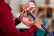 Luzern hat in der Zahnhygiene in den letzten Jahrzehnten gewaltige Fortschritte gemacht. (Bild: Gaetan Bally/Keystone)