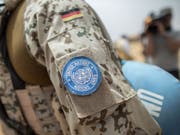 Bei der Explosion einer Mine im Zentrum Malis sind mindestens zwei Soldaten der Uno-Friedenstruppe ums Leben gekommen. (Bild: KEYSTONE/EPA DPA POOL/MICHAEL KAPPELER / POOL)