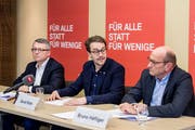 SP-Kantonsrat Jörg Meyer, SP-Präsident David Roth und Anwalt Bruno Häfliger haben am Samstag über das Urteil informiert. (Bild: Nadia Schärli (Luzern, 26. Januar 2019)