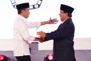 Bei den Wahlen im April fordert der ehemalige Militär Prabowo Subianto (rechts) den aktuellen indonesischen Präsidenten Joko Widodo heraus. (EPA Adi Weda/EPA, 17. Januar 2019)