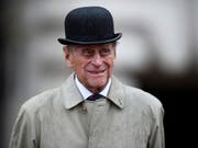 Nach seinem Verkehrsunfall entschuldigte sich Prinz Philip mit einiger Verspätung bei den zwei verletzten Frauen. (Bild: KEYSTONE/AP pool reuters/HANNAH MCKAY)