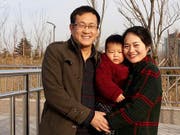 Der chinesische Menschenrechtsanwalt Wang Quanzhang (links) ist in China am Montag zu einer mehrjährigen Haftstrafe verurteilt worden. (Bild: KEYSTONE/AP Li Wenzu/WANG QUANXIU)