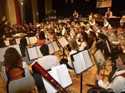Der Musikverein Hergiswil bot ein unterhaltsames Jahreskonzert. (Bild: Kurt Liembd (Hergiswil, 25. Januar 2019))