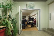 Bürgerversammlung in Muolen: In kleineren Gemeinden bringen sich die Bürger in der Politik ein. (Bild: Benjamin Manser (Muolen, 25. Januar 2016))